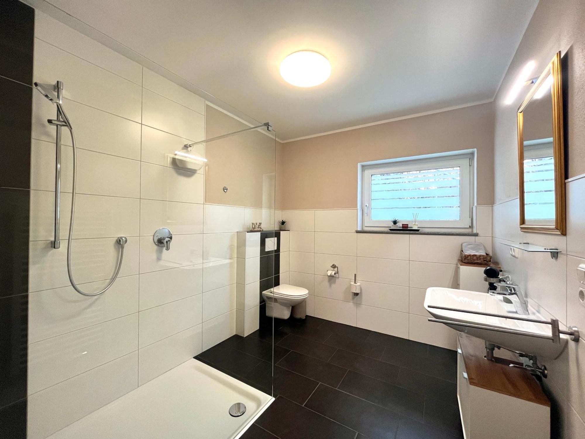 Ferienwohnung Sonnenterrasse, 1-4 Personen, 2 Schlafzimmer, Grosse Terrasse Mueden ภายนอก รูปภาพ
